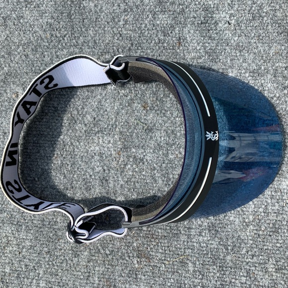 Visor - Picture 3 of 3